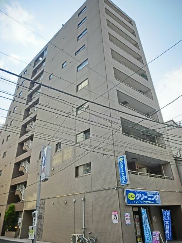 外観(☆２００５年完成のＲＣマンション☆１階にクリーニング店あり)