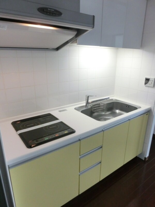 キッチン(お料理も経済的なＩＨシステムＫです)