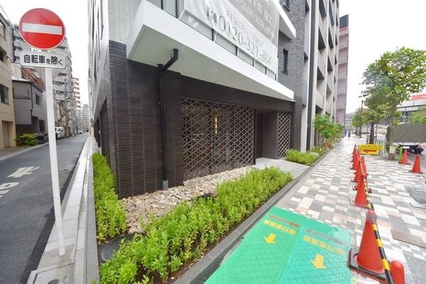 エントランス(お問合せは(株)タウンハウジングレジデンス事業部【03-…)