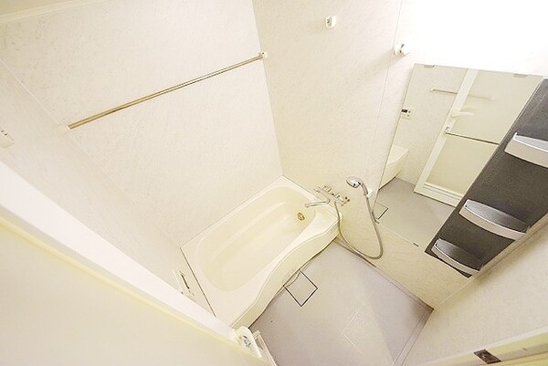 バス／シャワールーム等(浴室乾燥機付き)