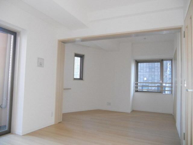 物件内観写真4　(★角部屋２面採光★)