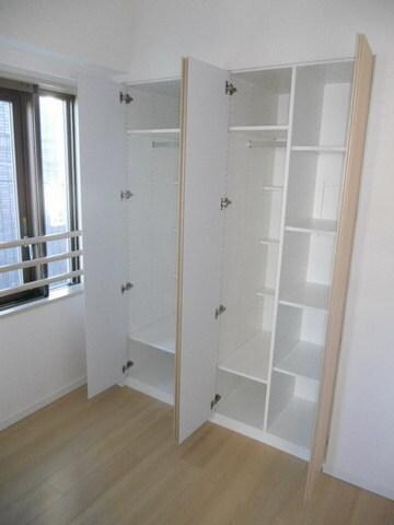 物件内観写真8　(★充実の収納スペース★)