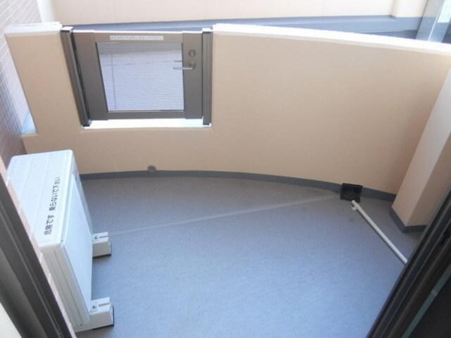 物件内観写真10　(★ゆったりめのワイドバルコニー★)