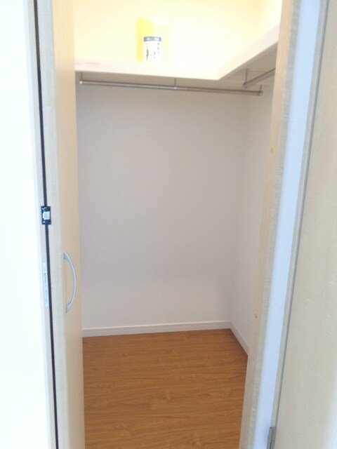 物件内観写真9　(ウォークインクローゼット)