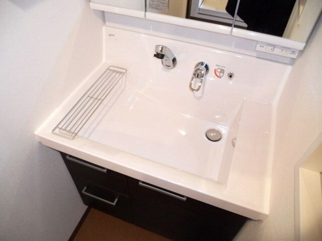 物件内観写真6　(★洗面台はシャワー水栓です★)