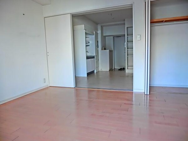 リビング・居室(チョイゆったりサイズの居室空間)