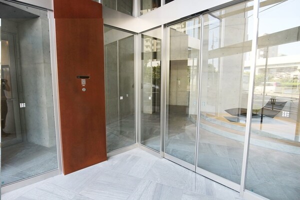 ロビー(★セキュリティもしっかりしてます★)