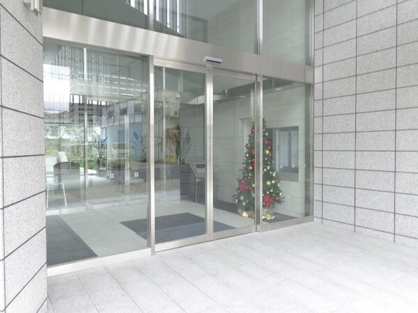 共有部分(オートロック完備)