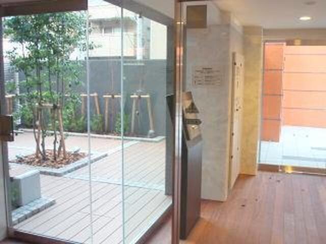 物件内観写真3　(ロビー)