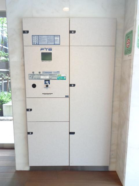 物件内観写真5　(宅配BOX)