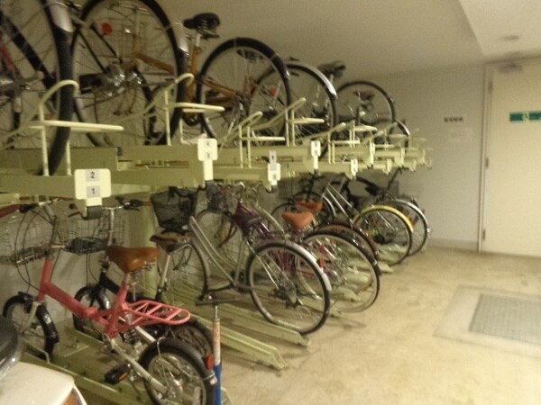 共有部分(屋内駐輪場)