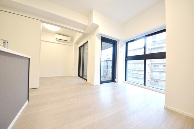 物件内観写真12　(フロアにより壁紙が違う場合あり)