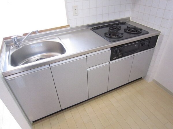 キッチン(３口ガスコンロ)