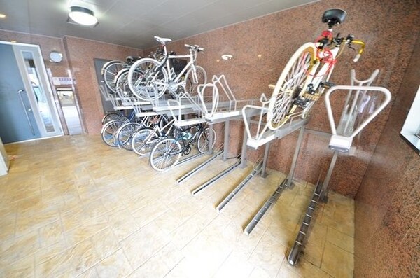 共有部分(★屋根付き自転車置場あります★)