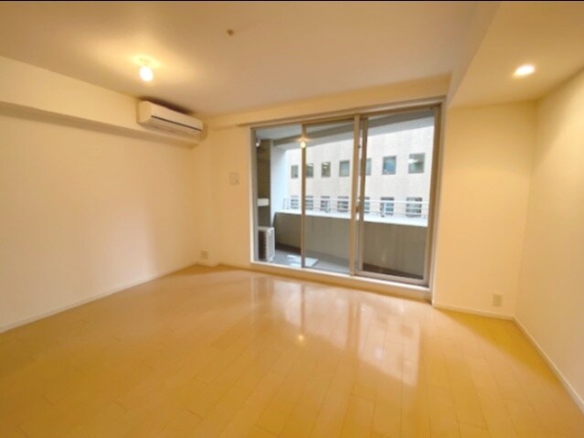 物件内観写真3　(リビング/居室)