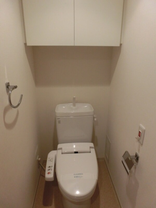 トイレ(ウォシュレット完備)