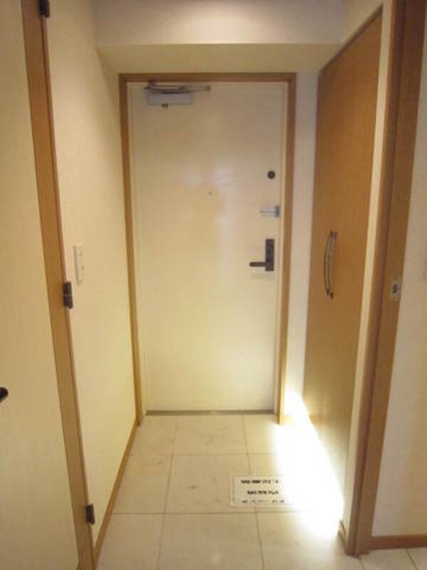 玄関(※反転タイプのお写真)