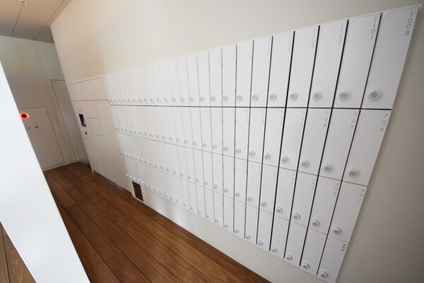 その他(宅配ロッカーとメールBOX)