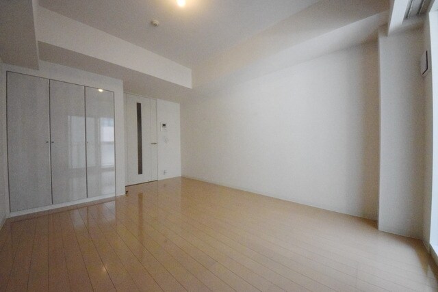 物件内観写真2　(リビング８．２帖)