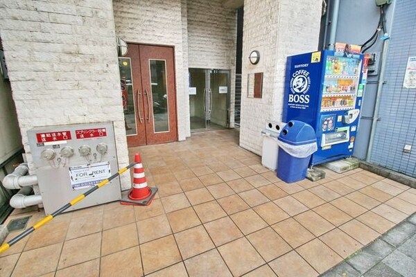 エントランス(部屋探しは株式会社　タウンハウジング　までお気軽にお問合せ…)