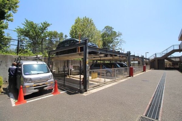 駐車場(★お問い合わせはタウンハウジング新百合ヶ丘店まで★)