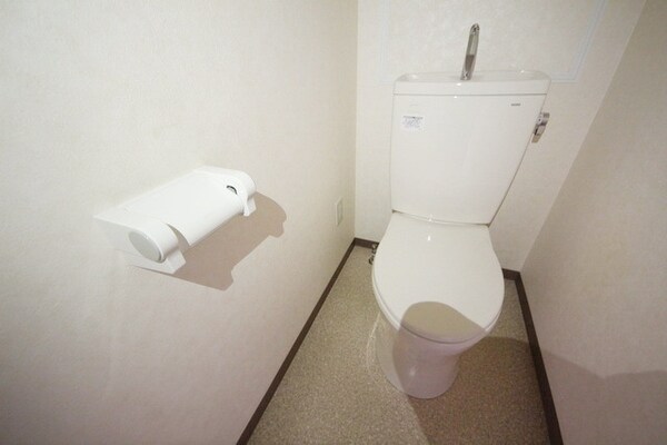 トイレ(※別部屋参考写真です)