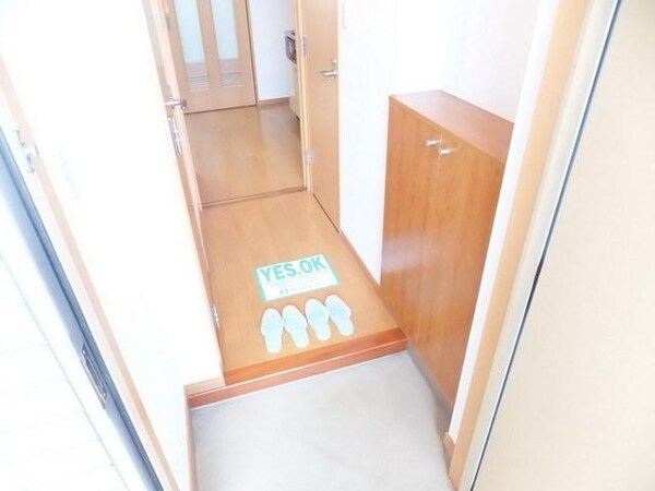 玄関(★下駄箱付きで玄関すっきり★)