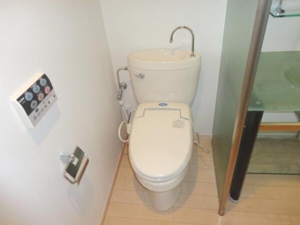 トイレ(★同建物の別の部屋の写真です★)