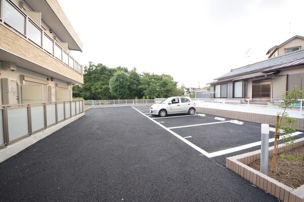 駐車場(♪敷地駐車場♪)