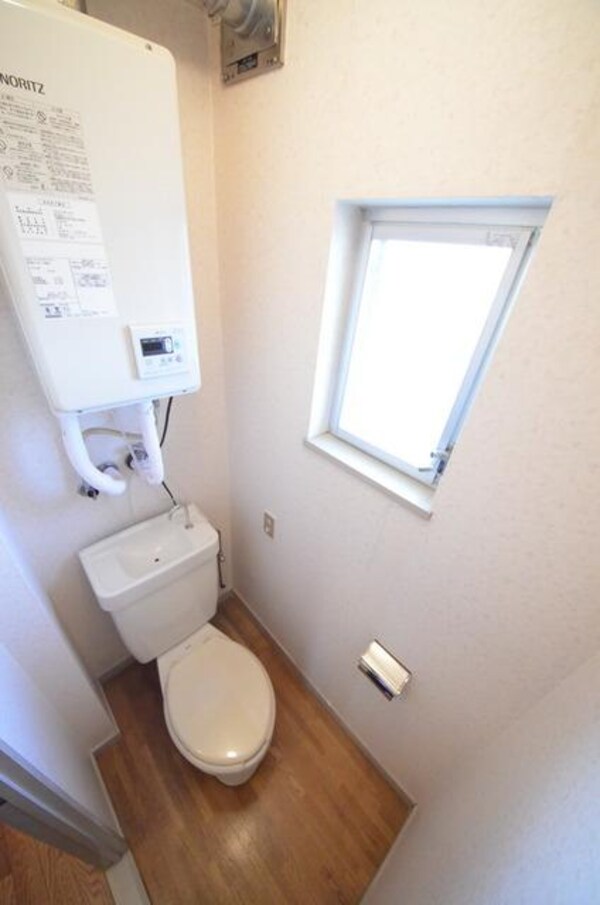 トイレ(☆小窓付き トイレ☆)