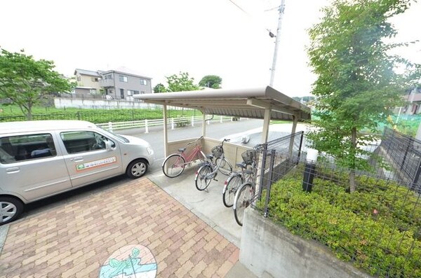 共有部分(♪屋根付き駐輪場♪)