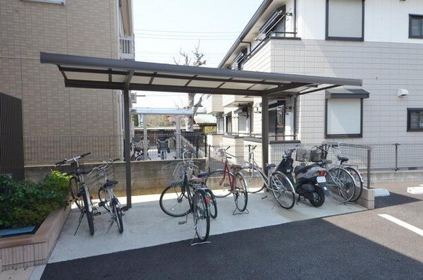 共有部分(♪屋根付き駐輪場♪)