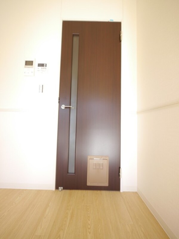 その他室内・内装(★ペット通用口のあるドアです★)
