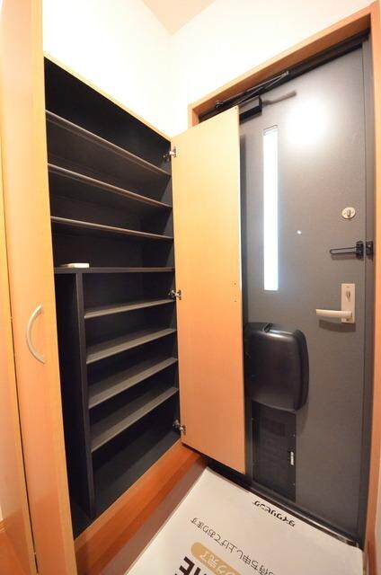 物件内観写真6　(たくさん収納できるシューズボックス♪)