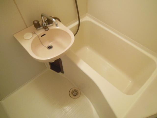 物件内観写真5　(★のびのび入れるお風呂★)