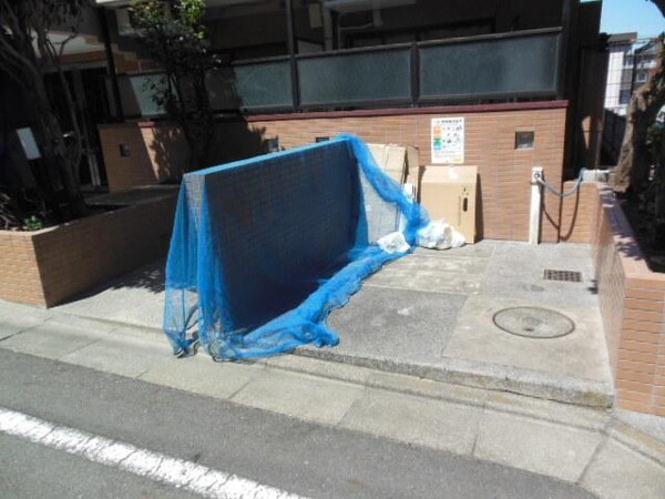 共有部分(★敷地内のゴミ置場です★)