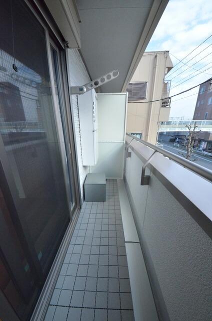 物件内観写真11　(♪大きなバルコニーですね！♪)