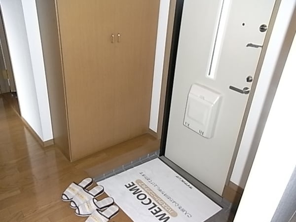 玄関(★広い玄関・大型収納靴箱★)