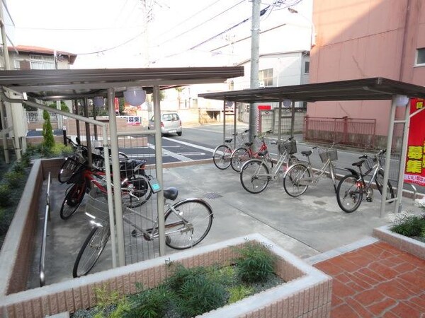 共有部分(☆屋根付きの駐輪場です☆)