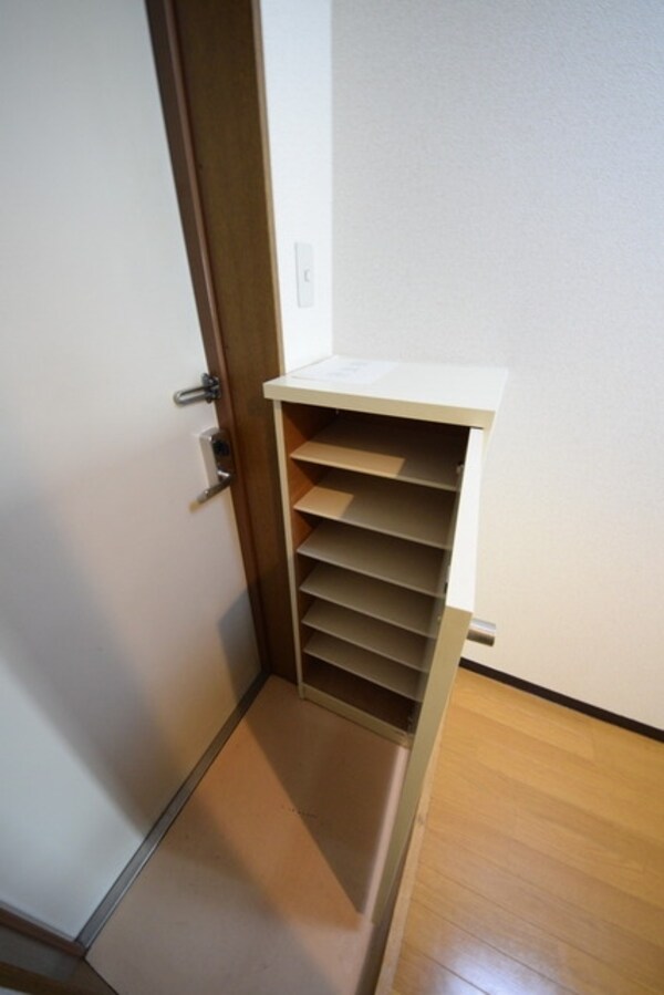 設備(♪鍵置き場に程よい高さのシューズＢＯＸ♪)
