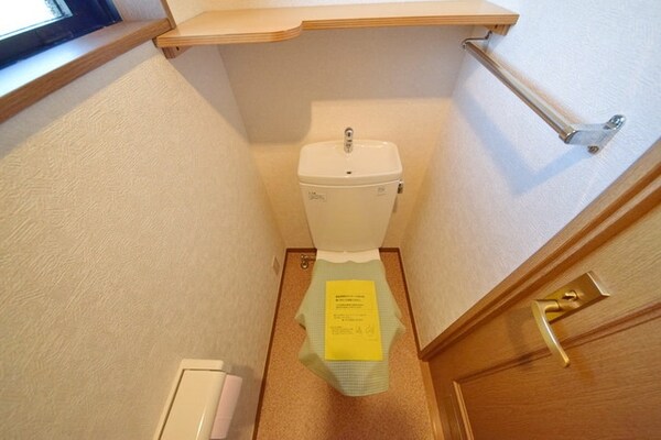 トイレ(★トイレに窓もついてます★)