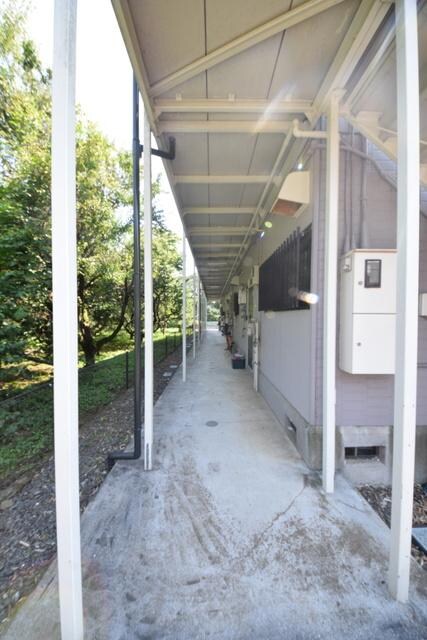 物件内観写真5　(☆玄関前☆)