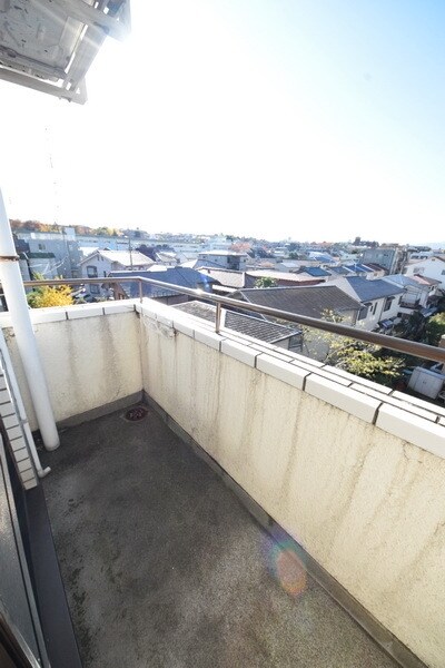 物件内観写真8　(広いバルコニー)