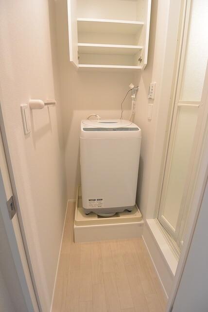 物件内観写真6　(★洗濯機付きの脱衣スペース★)