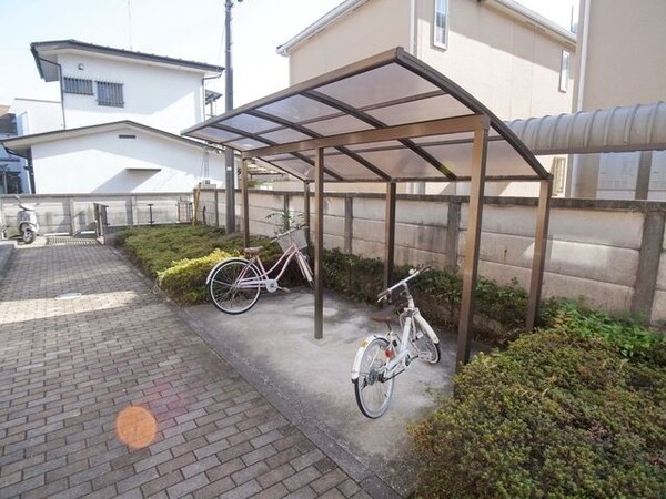 共有部分(♪屋根付駐輪場♪)