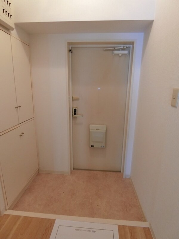 玄関(同お建物・同間取りの別のお部屋のイメージです。)