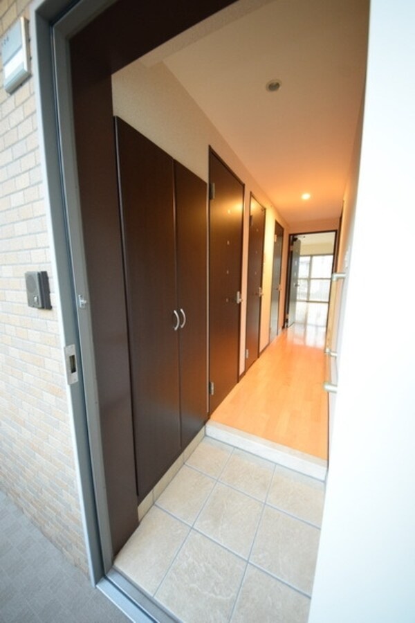 玄関(★お部屋探しは株式会社タウンハウジング東京まで★)