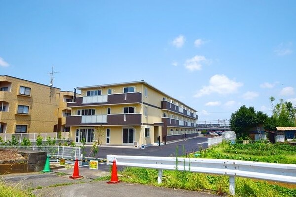 外観(タウンハウジング府中店まで)
