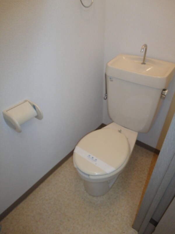 トイレ(トイレで考え事)