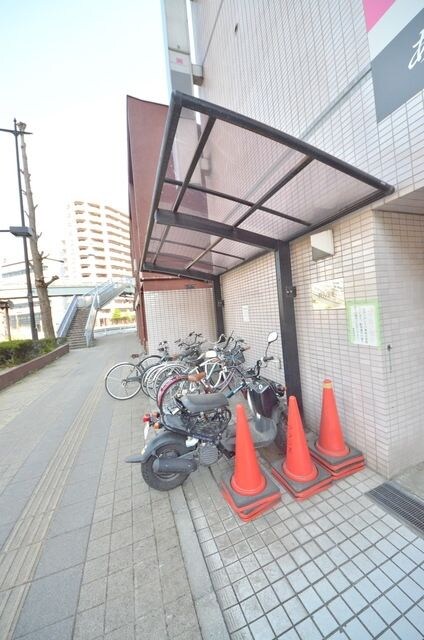 物件内観写真5　(駐輪スペース)